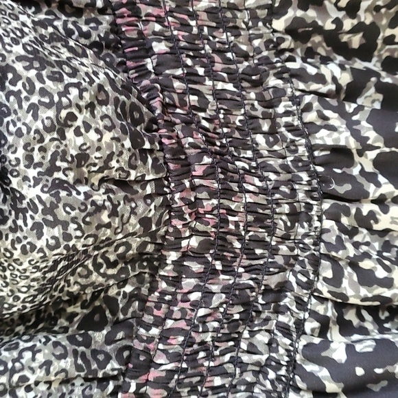 BCBG Generation romper, animal print. Size small.  Polyester.  Washable. - Picture 4 of 13